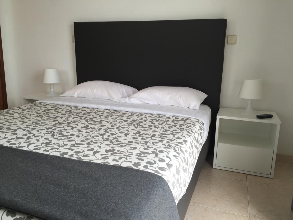 Granada Holidays Guest House São Martinho do Porto Eksteriør bilde